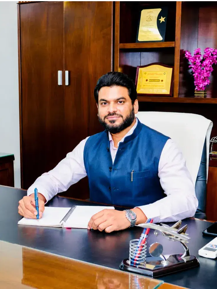 Shri Mayank Karan Hooda, Managing Director, TLS School